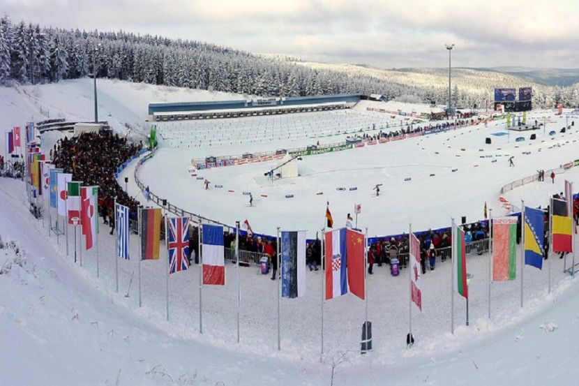 Призёра чемпионата России по биатлону заставили работать курьером и выдавать заказы