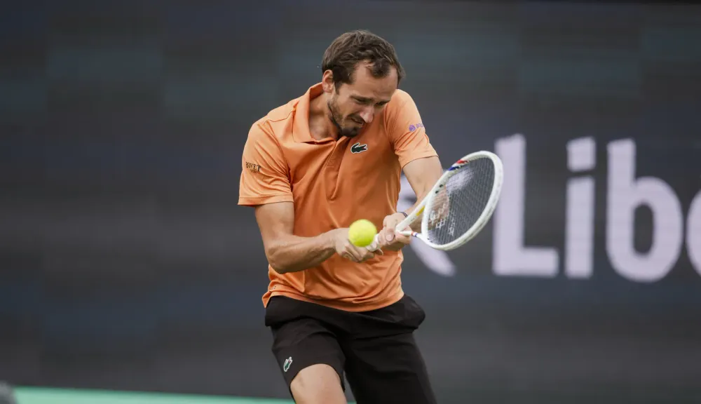 Медведев пробился в полуфинал турнира ATP-250 в Нидерландах