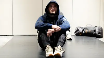 Умар Нурмагомедов устроил уважительное staredown перед поединком UFC в Китае